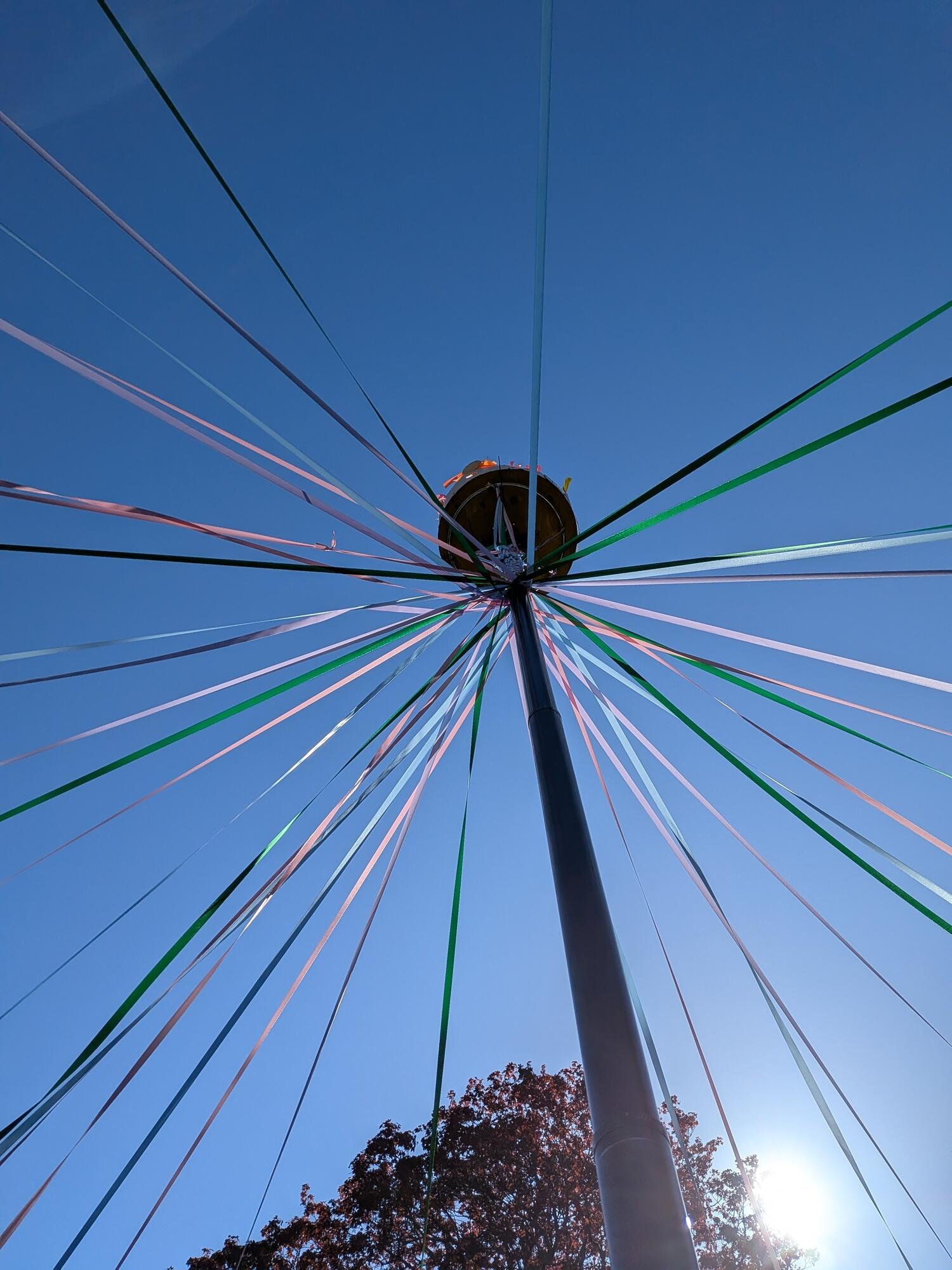 4 May Pole under